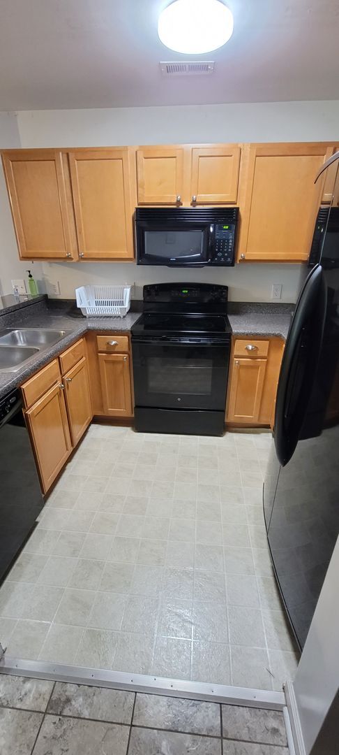 Building Photo - 2 bd 2 ba Apartment close to WCU