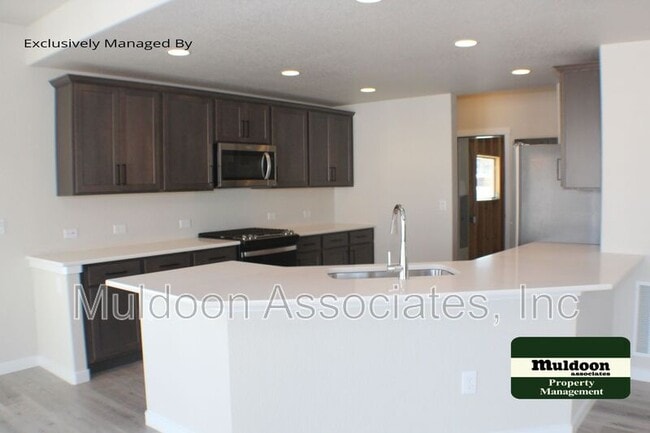 Building Photo - 1070 Rambling Oak Dr