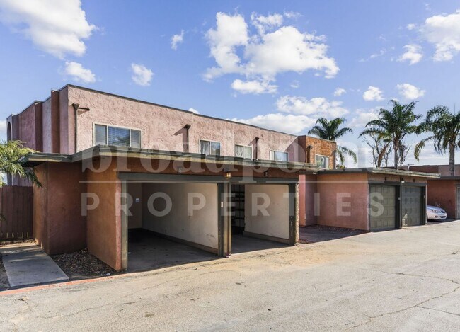 Building Photo - 1423 N Broadway