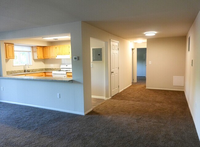 Building Photo - 1663 N Forest Park Ave