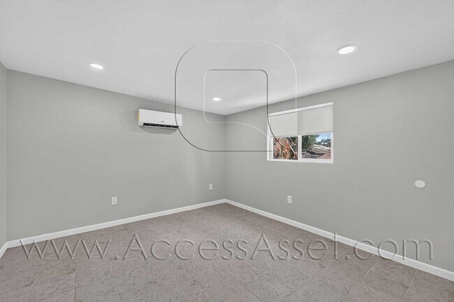 Building Photo - 23963 Lodge Dr