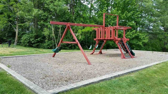 Building Photo - 10 E Ridge Dr
