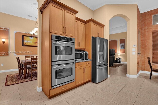 Building Photo - 5038 SW 183rd Ave