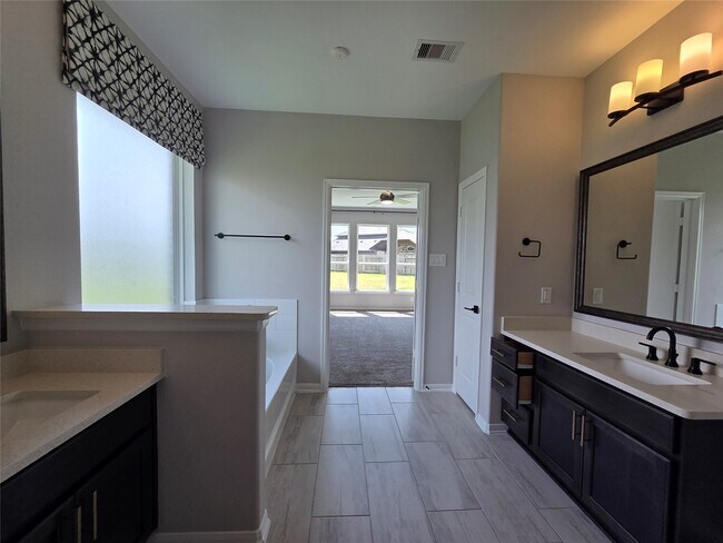 Building Photo - 14303 Pecan Maple Dr