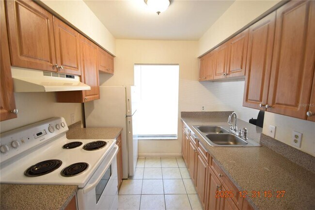 Building Photo - 6618 N Church Ave