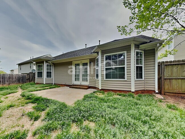 Building Photo - 770 Peachtree Meadows Cir