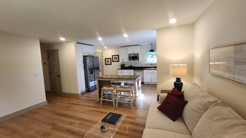 Building Photo - 1704 S Forest Dr