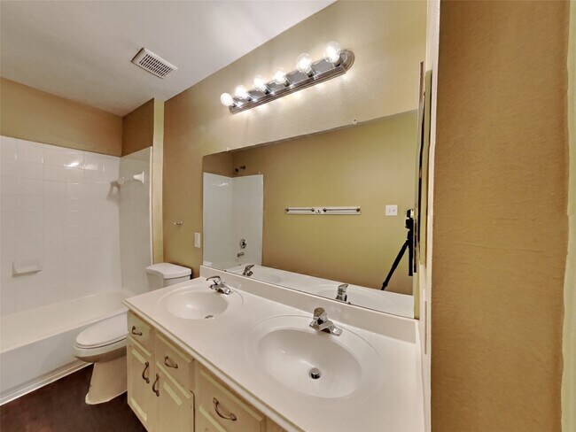 Building Photo - 149 Bristol Bend Ln