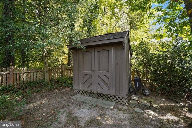 Building Photo - 9123 Cherrytree Dr