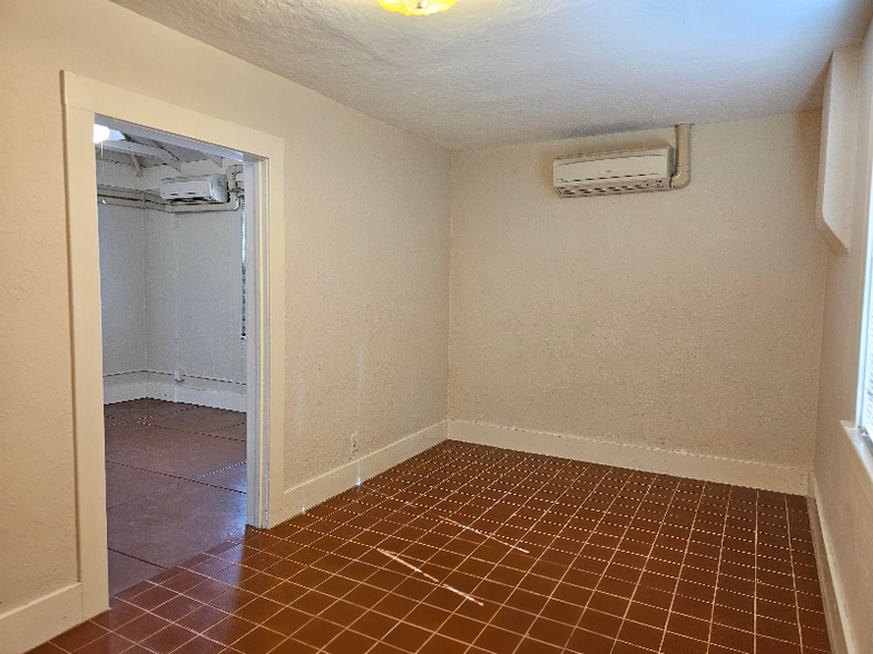 Building Photo - 37 E University Blvd