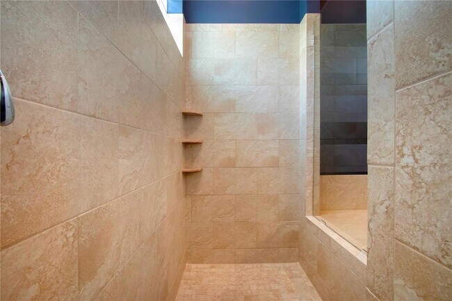 Building Photo - 4940 Tobermory Way