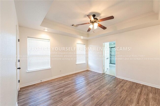 Building Photo - 1689 N Oakhaven Pl