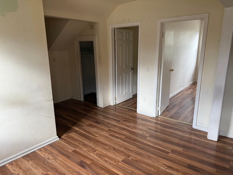 Building Photo - 2 Kent Rd