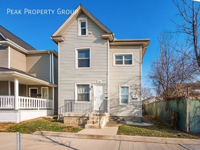 Building Photo - Available Now! Located in Weinland Park Ne...