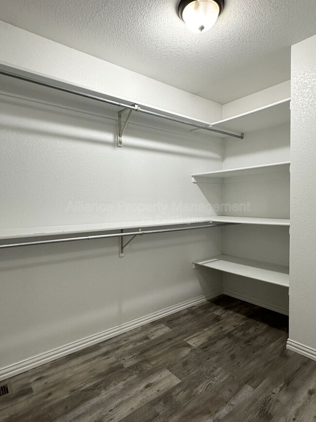 Building Photo - 4420 Cobbleskill Dr