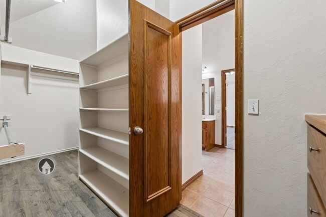 Building Photo - 716 Tuscany Way