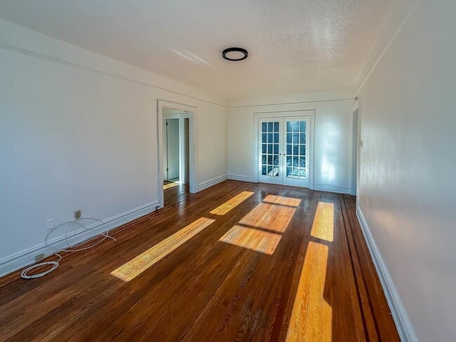 Primary Photo - 36 Duncan Ave