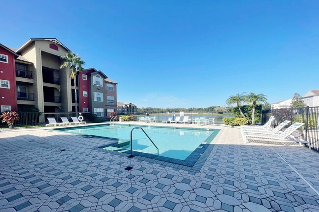 Building Photo - Beautiful 2nd floor Condo with 2 bedrooms ...