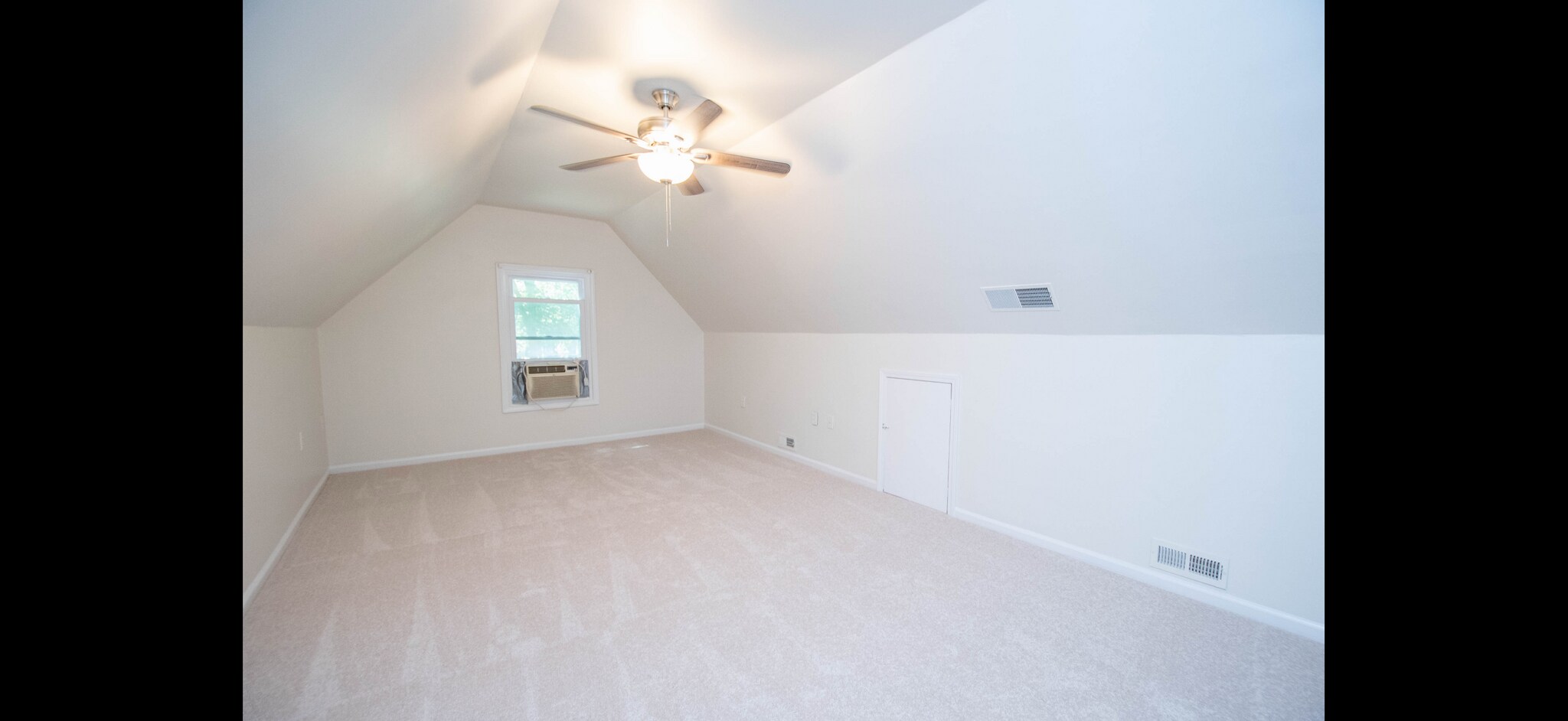 Building Photo - 42 7 Pines Cir