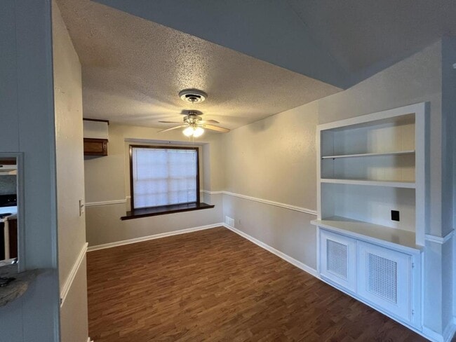 Building Photo - 603 Antietam Dr