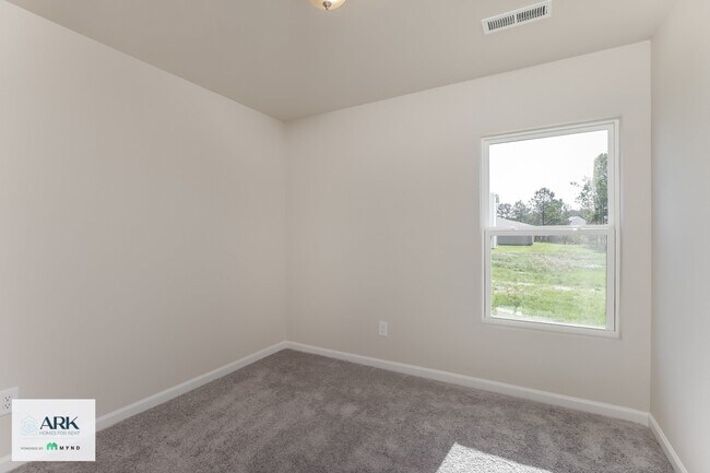 Building Photo - 1249 Fescue Rd