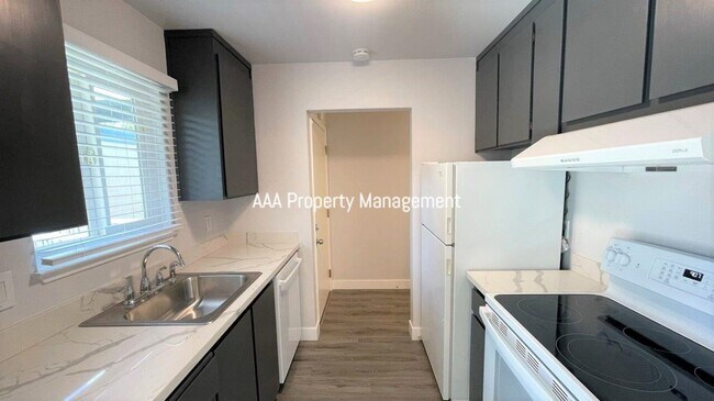 Building Photo - Concord Beautiful remodeled 1 bedroom 1 bath condo! Central location
