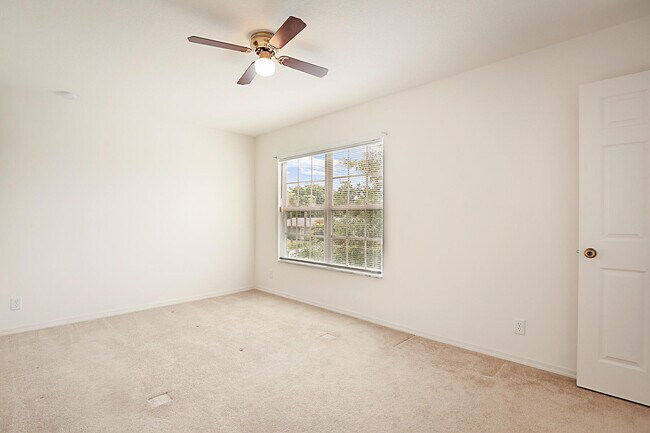 Building Photo - 617 SE Karrigan Terrace