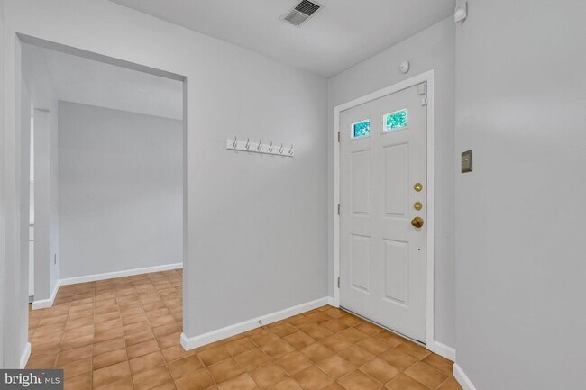 Building Photo - 31 Fair Acres Ct