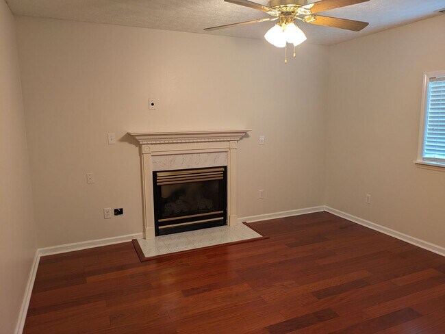 Building Photo - 6008 Yeaton Glen Dr