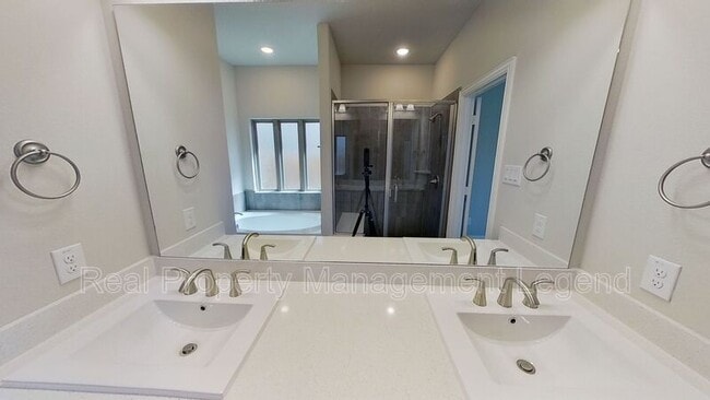 Building Photo - 6117 Horsetail Dr