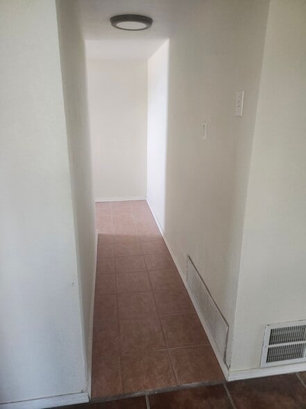 Building Photo - 3825 Roger Joseph Dr