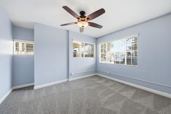 Building Photo - 126 E Balboa Blvd