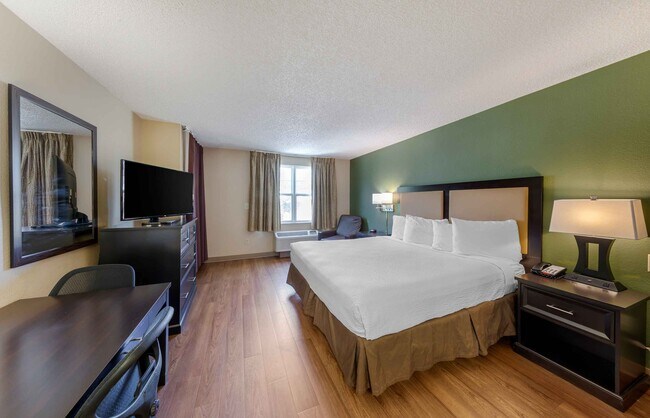 Building Photo - Furnished Studio-Los Angeles - Simi Valley
