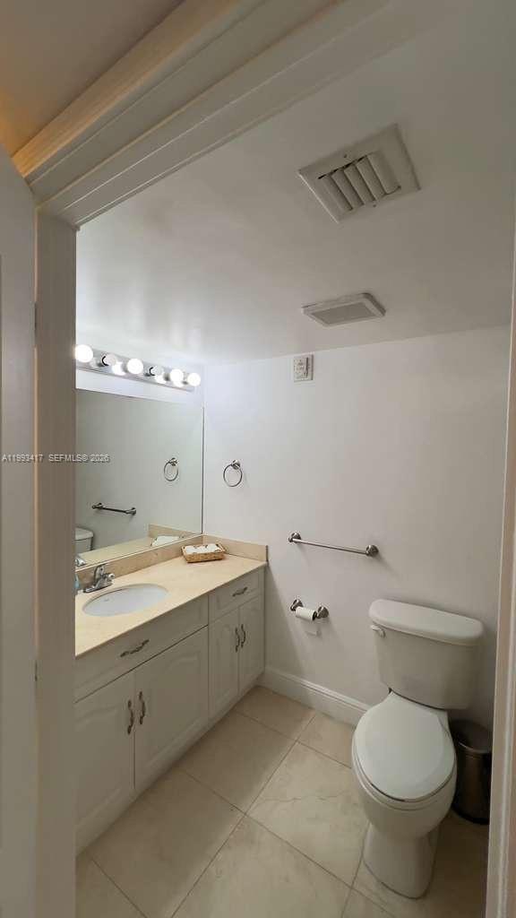 Building Photo - 1200 Brickell Bay Dr