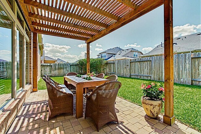 Building Photo - 2930 Pheobe Trce