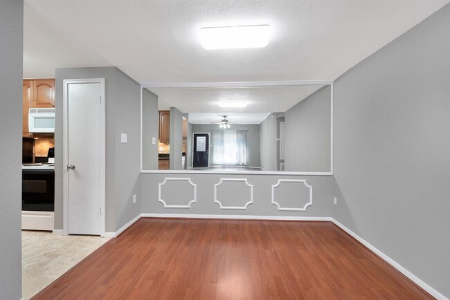 Building Photo - 5711 Sugar Hill Dr