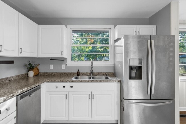 Building Photo - 102 Preston Dr