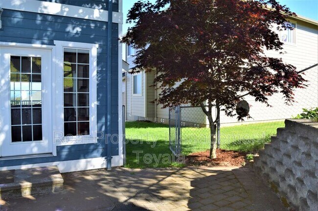 Building Photo - 6139 N Beulah Ave