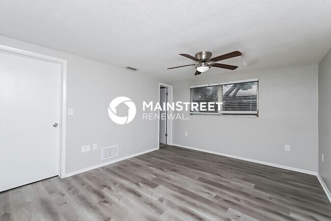 Building Photo - 3 Bedroom Pet-Friendly Home in PORT RICHEY, FL with Main Street Renewal