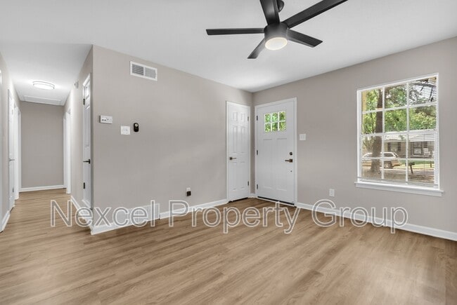 Building Photo - 8168 Ashbrook Dr