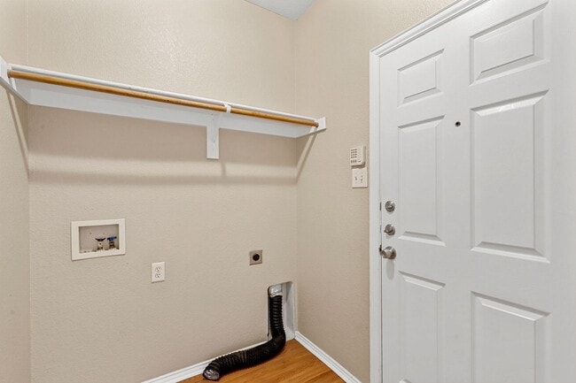 Building Photo - Lovely 2 Story 3/2.5/2 in NORTHWEST ISD Available Now!