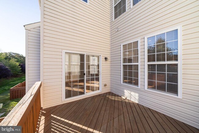Building Photo - 42029 Bushclover Terrace