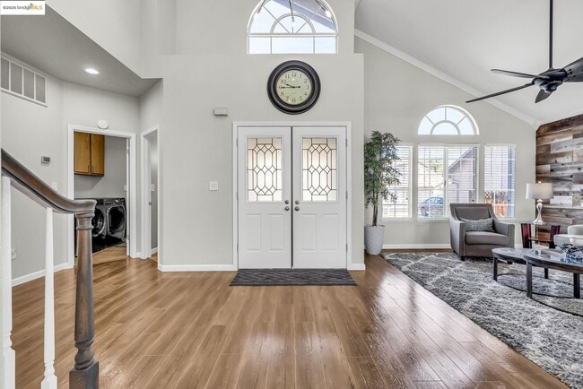 Building Photo - 2435 Pinehurst Ct