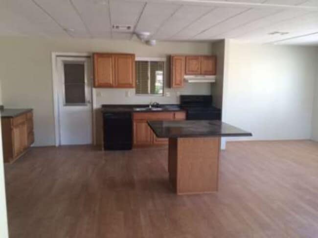 Building Photo - E Minnesota Ave