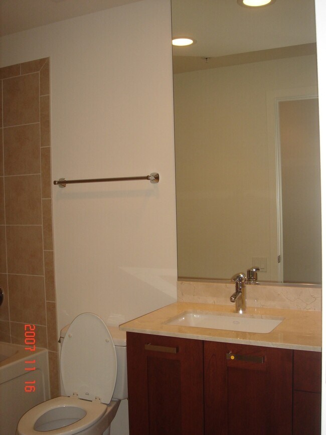 Building Photo - 240 E Illinois St