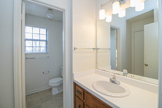 Building Photo - 1603 Minglewood Dr