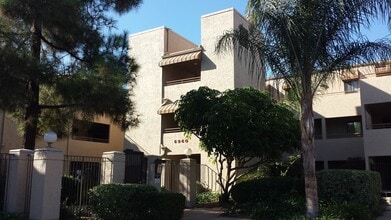 Building Photo - 2 BR / 2 BA Condo with Spectacular Views Near Patrick Henry High School