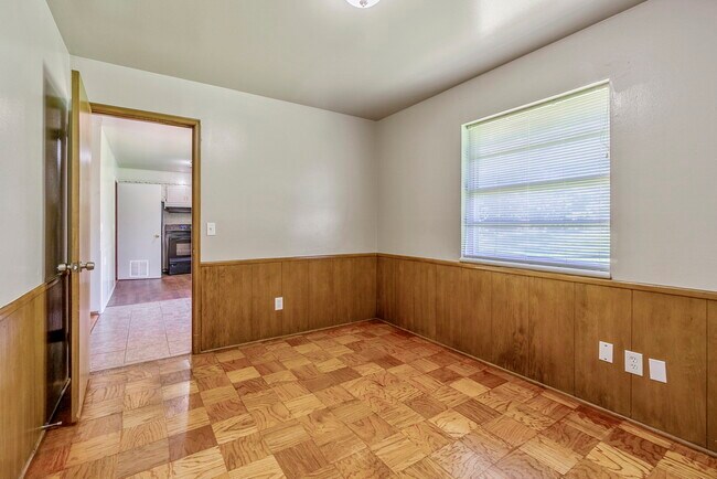 Building Photo - 1509 NE 33rd St