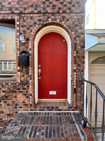 Building Photo - 2408 S Sartain St