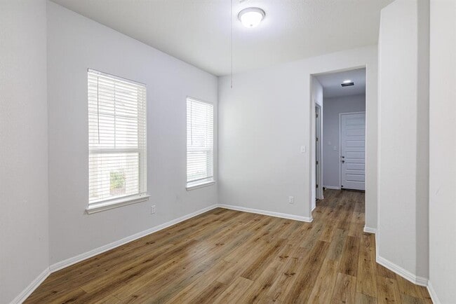 Building Photo - 1913 Equine Rd